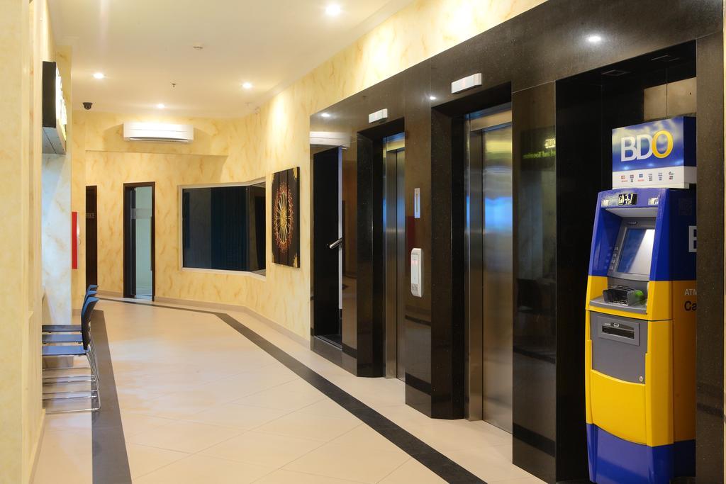 Queens Hotel Angeles City מראה חיצוני תמונה