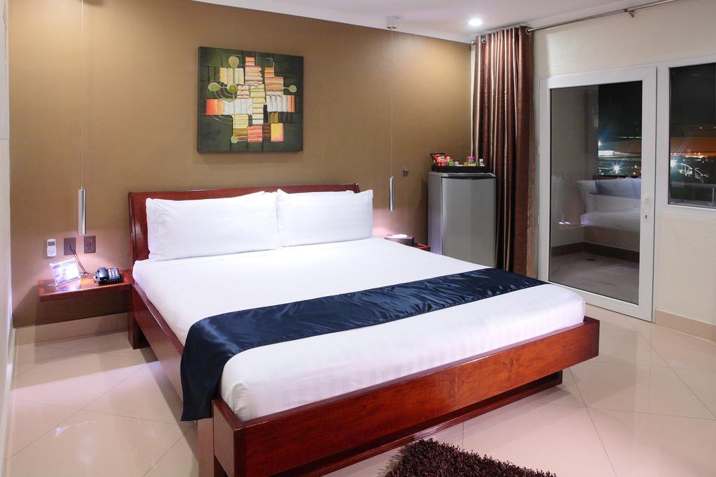 Queens Hotel Angeles City חדר תמונה
