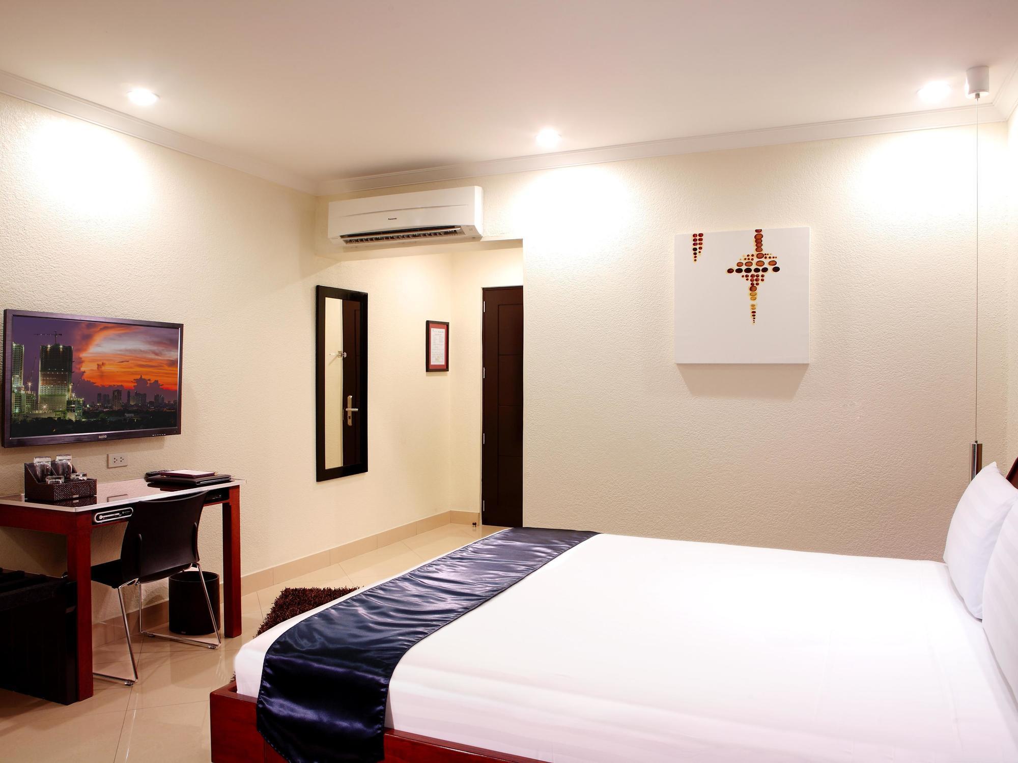 Queens Hotel Angeles City מראה חיצוני תמונה