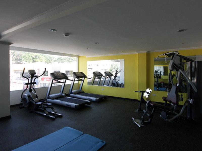 Queens Hotel Angeles City מראה חיצוני תמונה