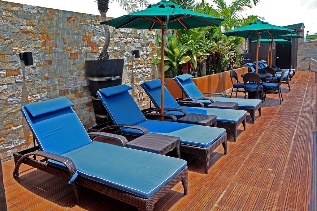 Queens Hotel Angeles City מראה חיצוני תמונה