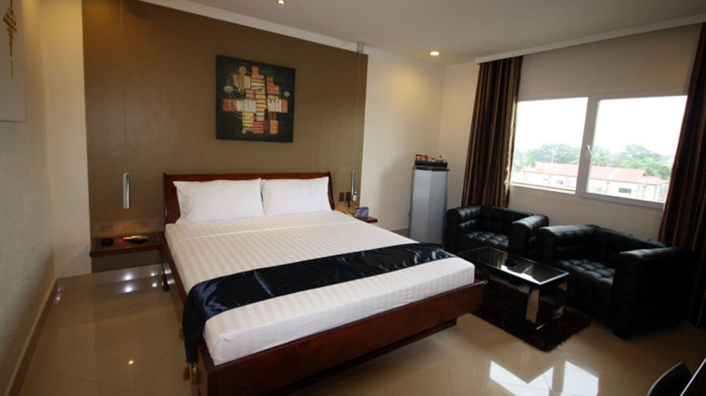 Queens Hotel Angeles City מראה חיצוני תמונה
