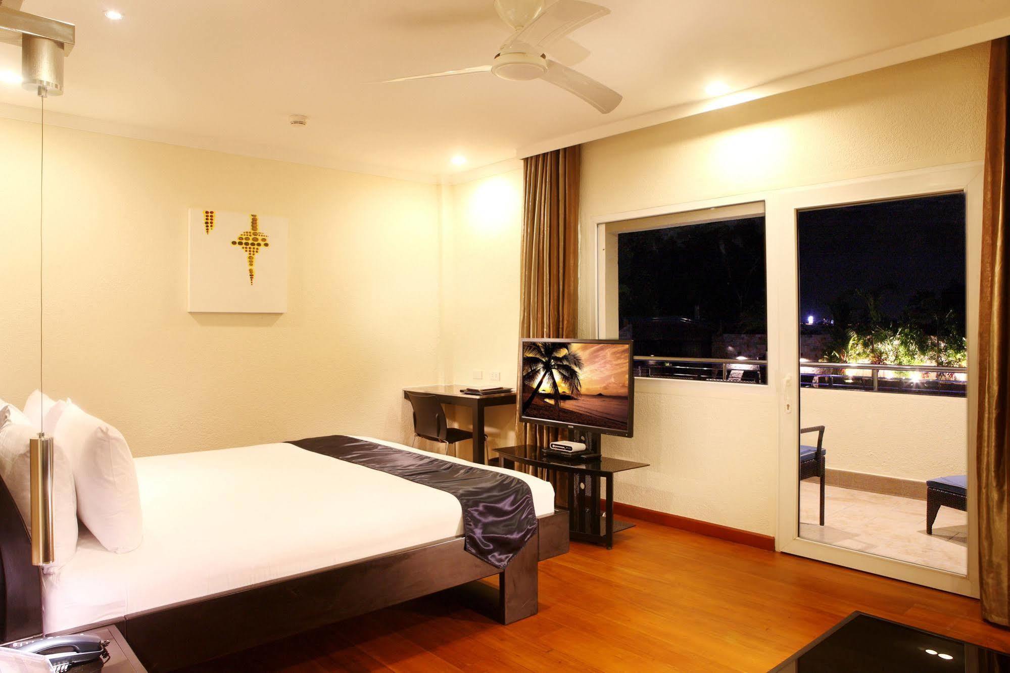 Queens Hotel Angeles City מראה חיצוני תמונה