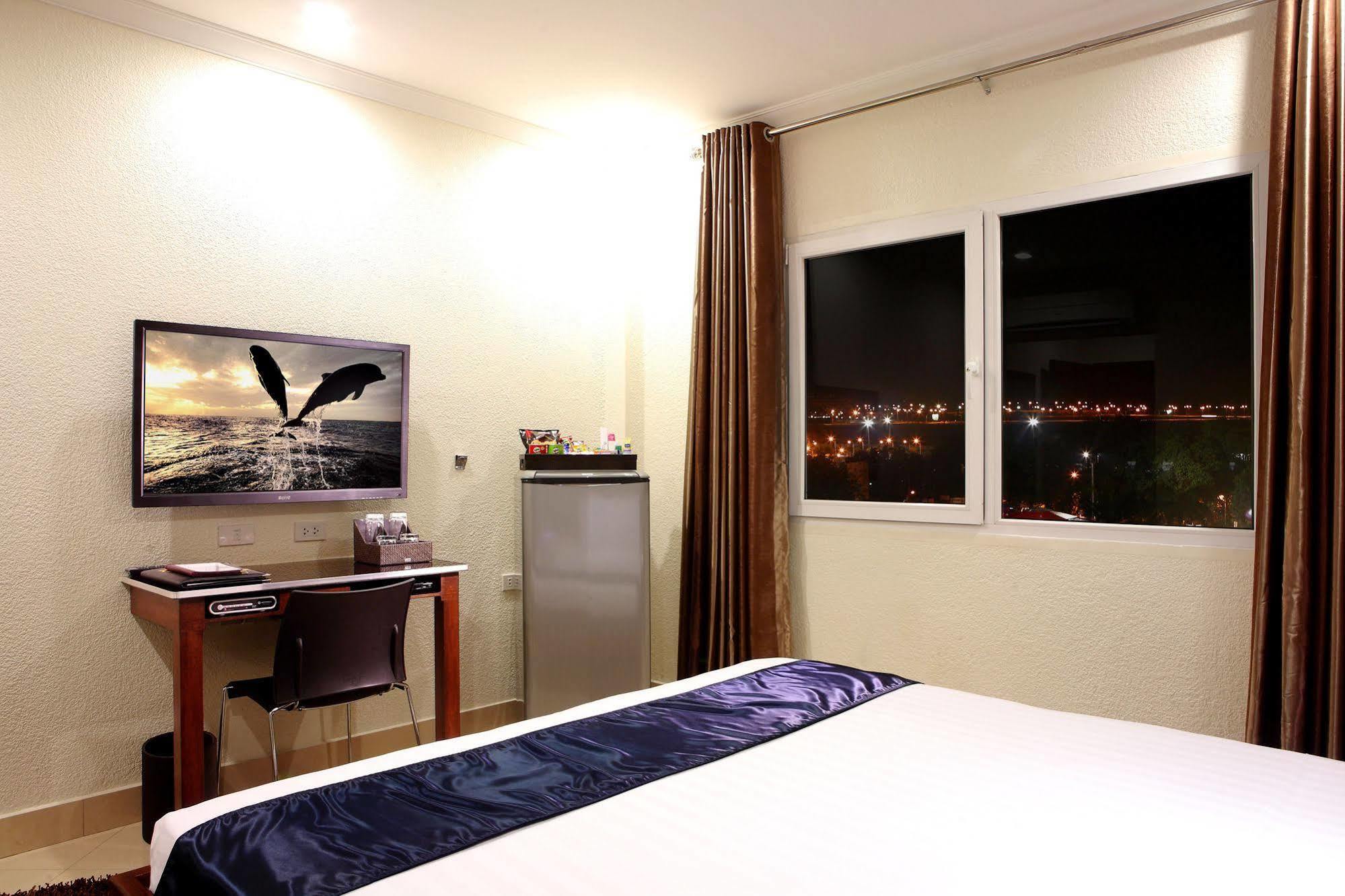 Queens Hotel Angeles City מראה חיצוני תמונה